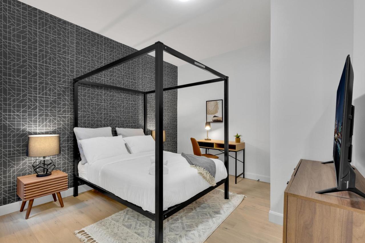 Deluxe Suites Downtown Монреаль Екстер'єр фото